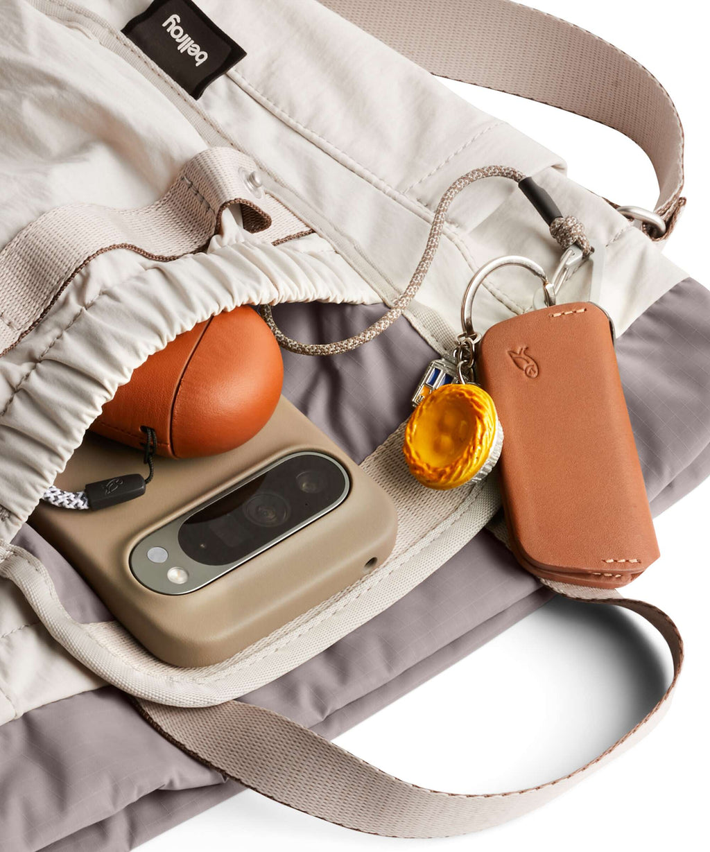 Bellroy Cinch 9 Bucket bag oat