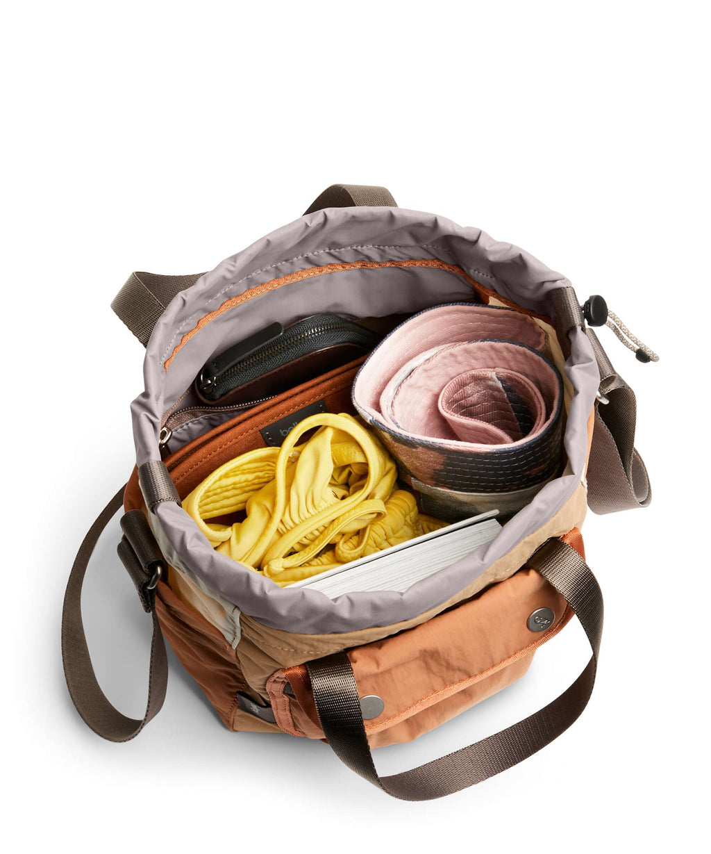 Bellroy Cinch 9 Bucket bag sand dune