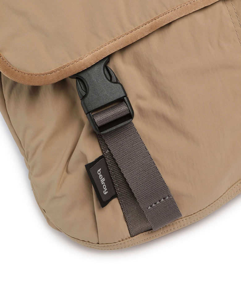 Bellroy Cinch 12L Messenger bag sand dune