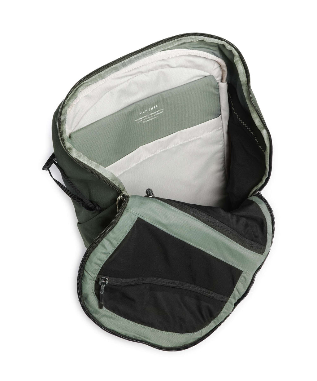 Bellroy Venture 20L Ready Backpack deep ocean