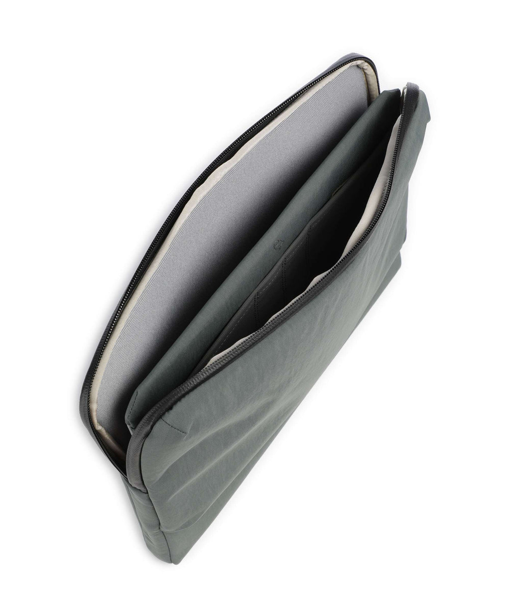 Bellroy Caddy Laptop case everglade