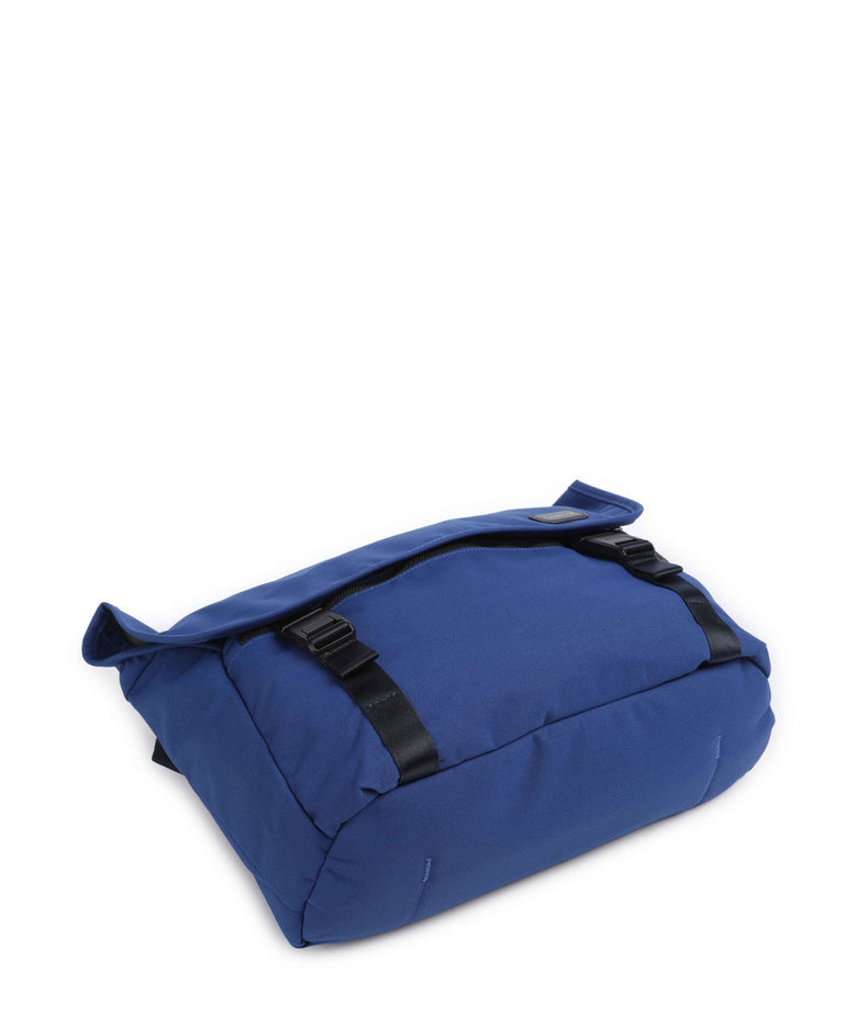 Bellroy Classic Messenger bag indigo